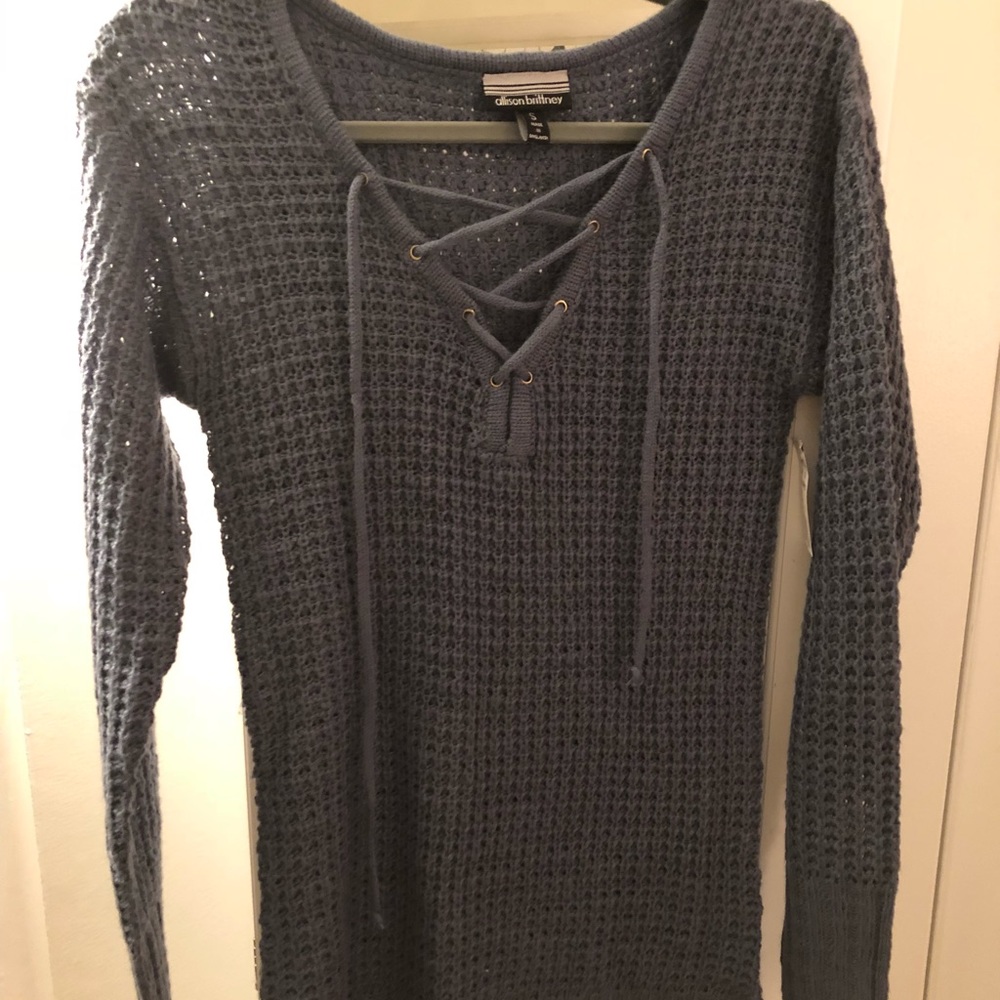 Sweater with cross tie front